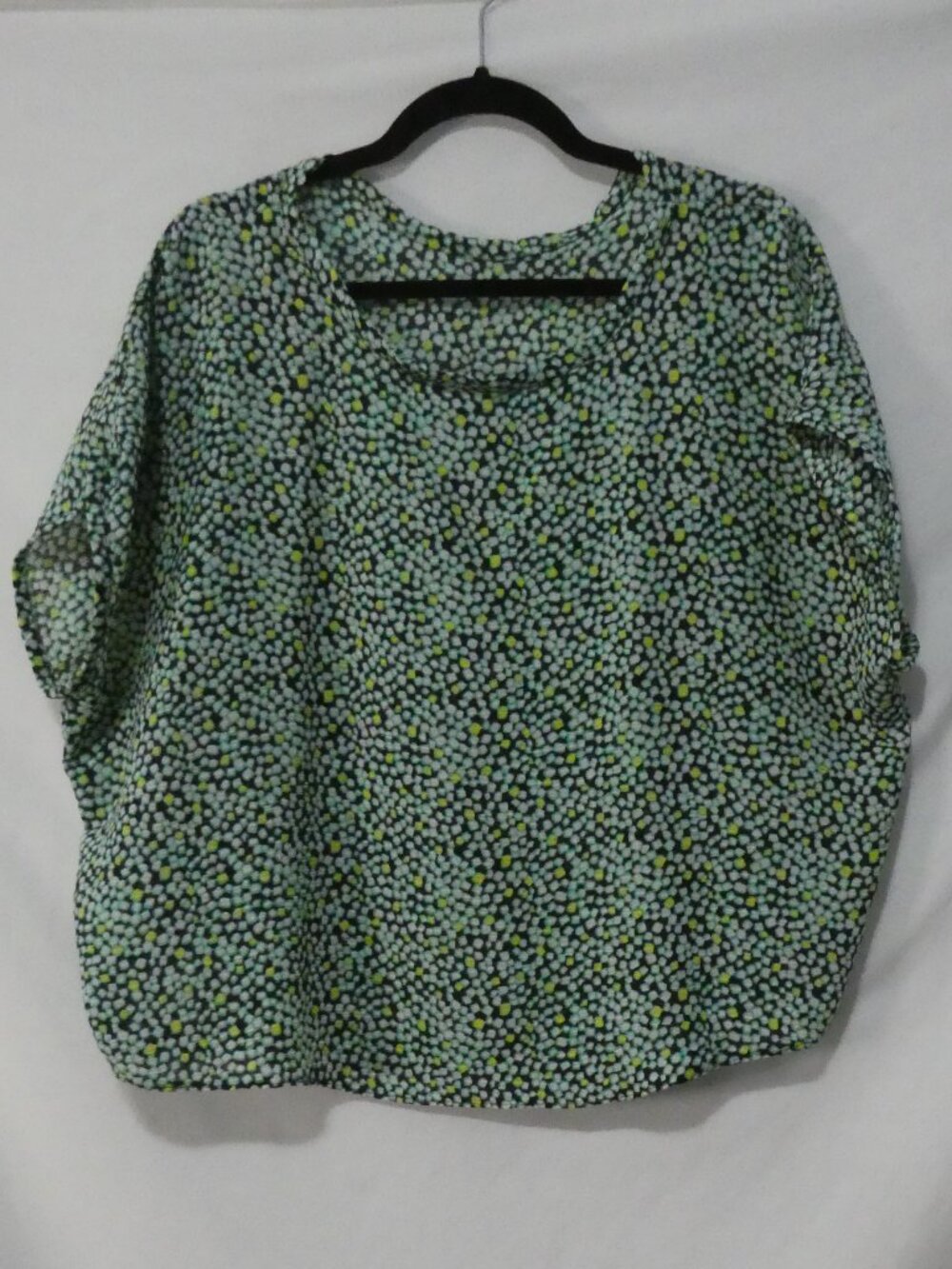 Handmade Green and Black Abstract Polka Dot Blouse - P2P 25.5" measured